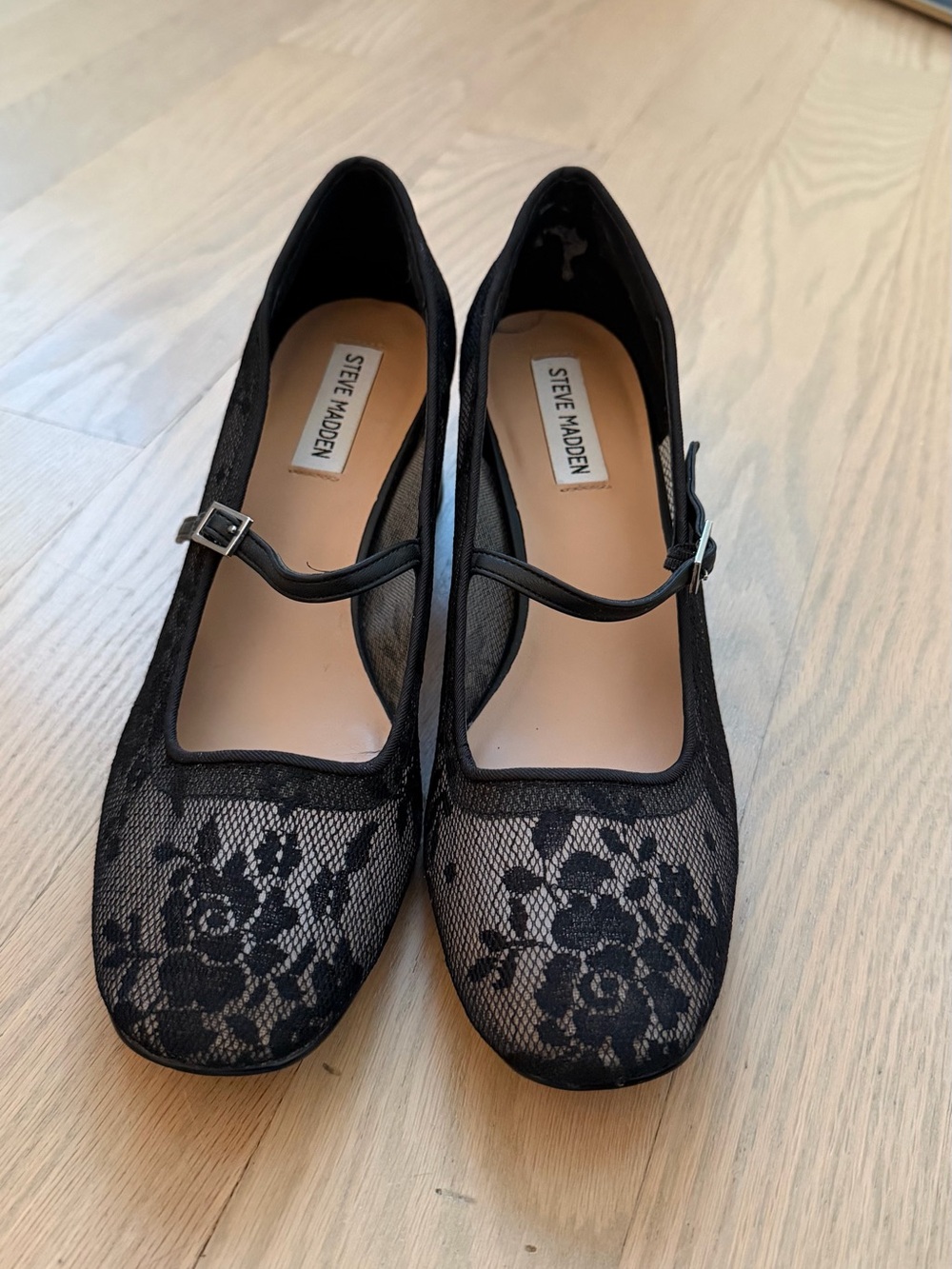 Steve Madden Black Floral Lace Mary Jane Pumps